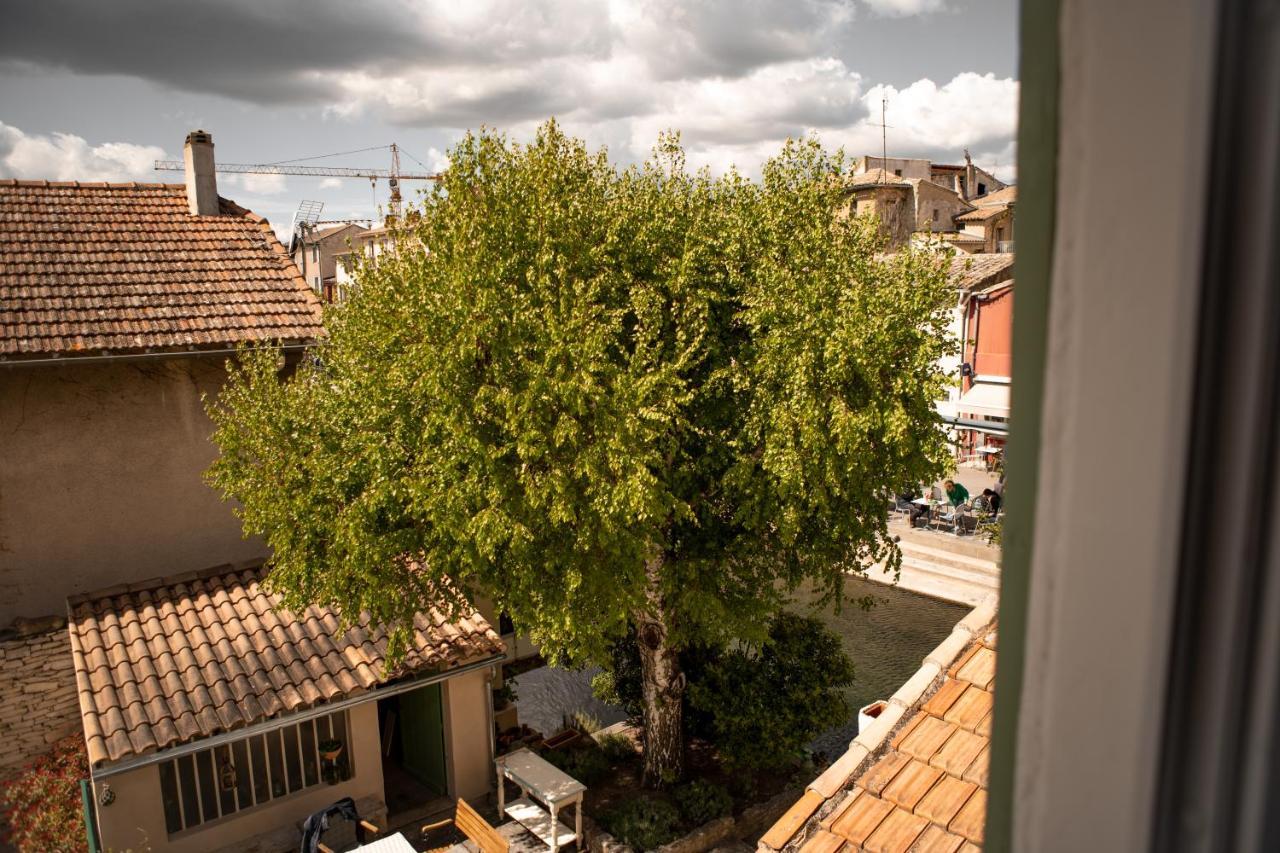 La Maison Du Bassin LʼIsle-sur-la-Sorgue المظهر الخارجي الصورة